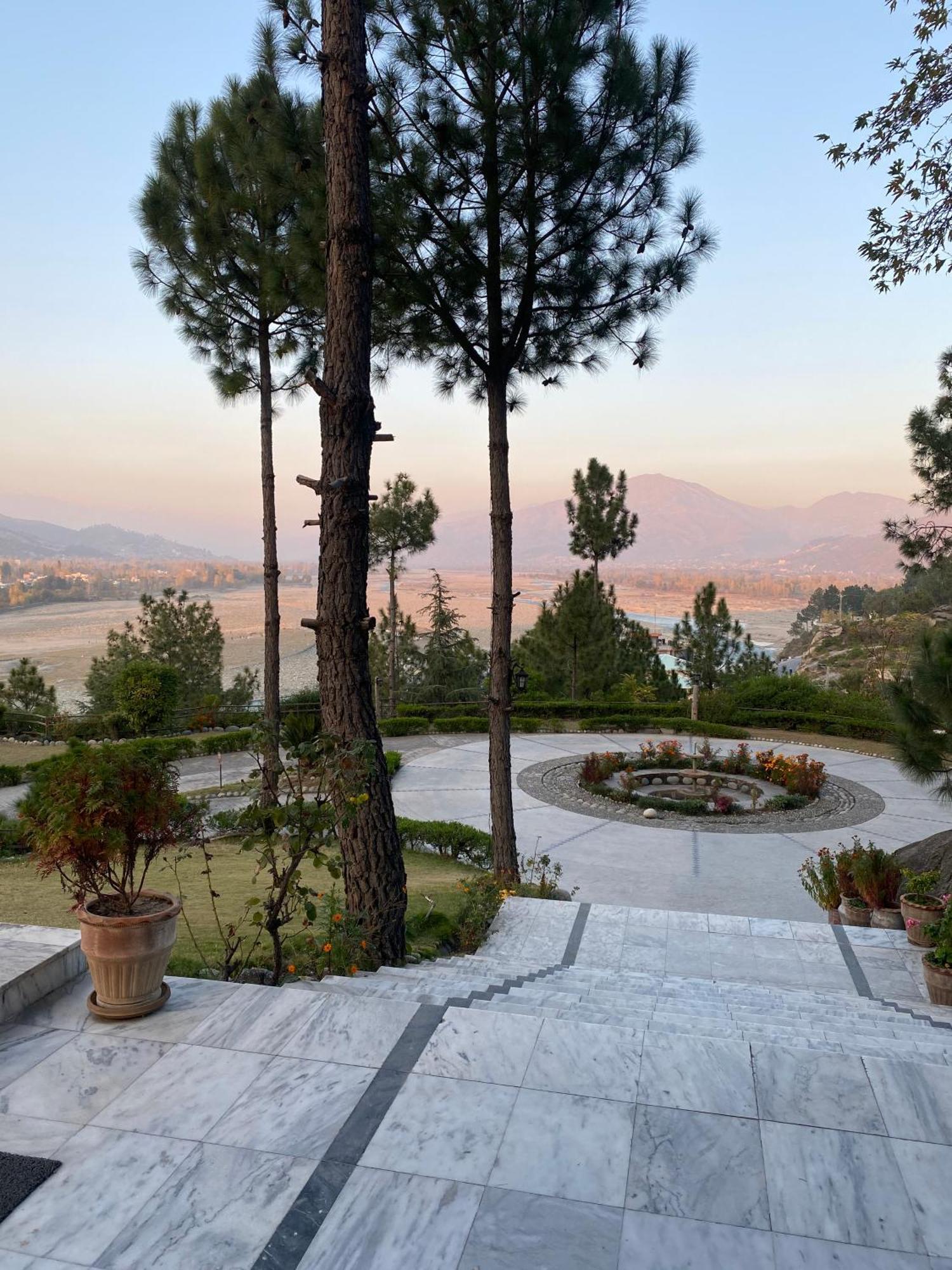Rock City Resort Saidu Sharif 외부 사진